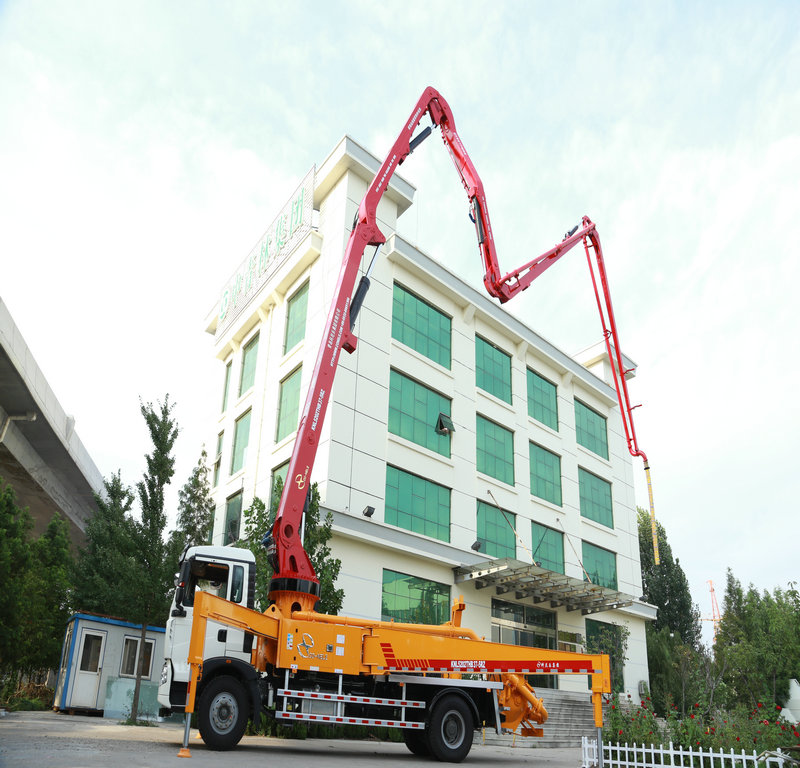 小型混凝土泵車，小型泵車，天泵