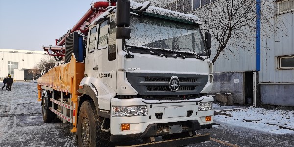 對于鄉(xiāng)村建設(shè)，如何正確選用混凝土泵車呢？