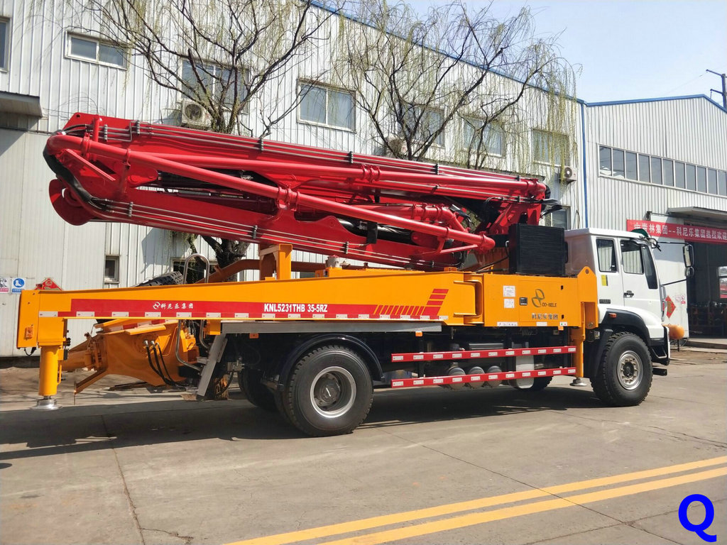 科尼樂小型混凝土泵車，天泵，小型泵車