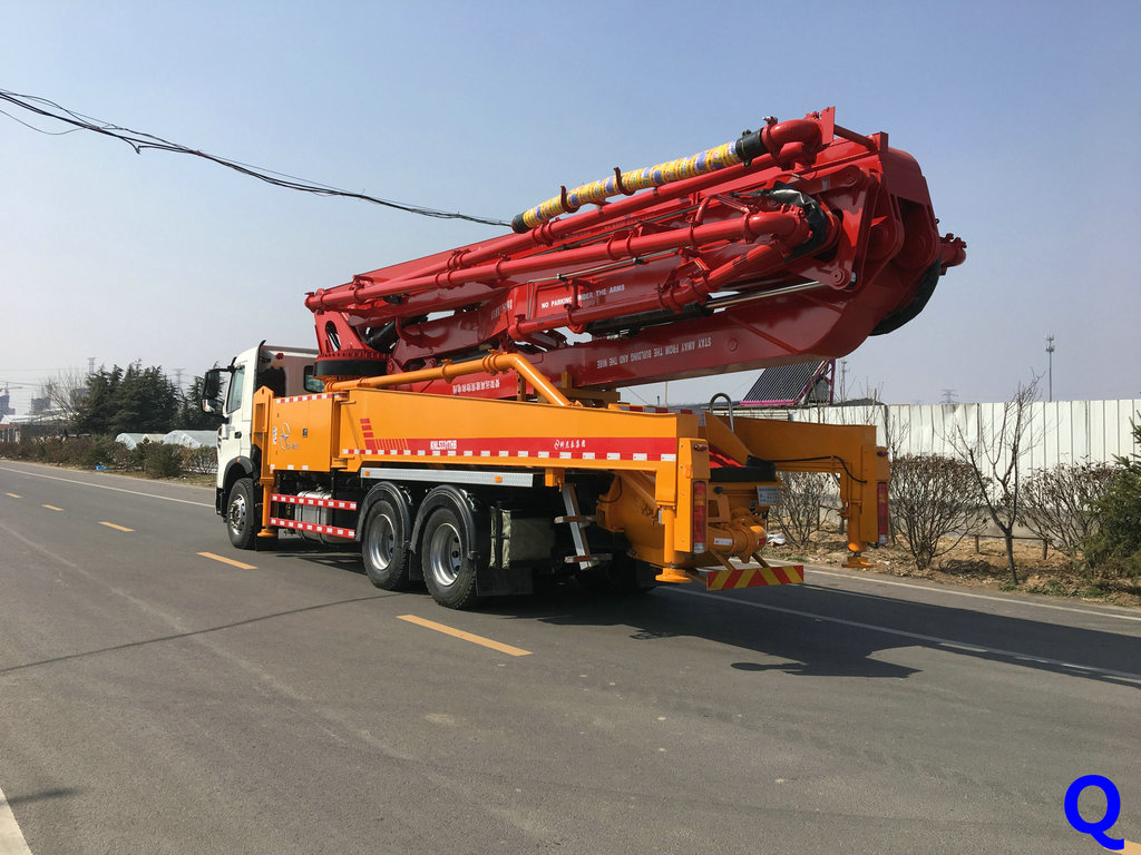 小型混凝土泵車，天泵，科尼樂小型泵車