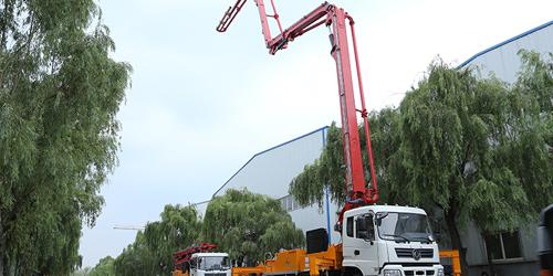 科尼樂淺析小型混凝土泵車工作中傾倒側(cè)翻如何預(yù)防？