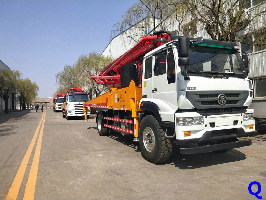小型混凝土泵車，天泵，小型泵車，混凝土泵車