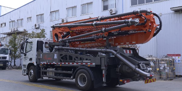 由于機(jī)械設(shè)備需求多樣，更多小型泵車針對農(nóng)村市場而展現(xiàn)