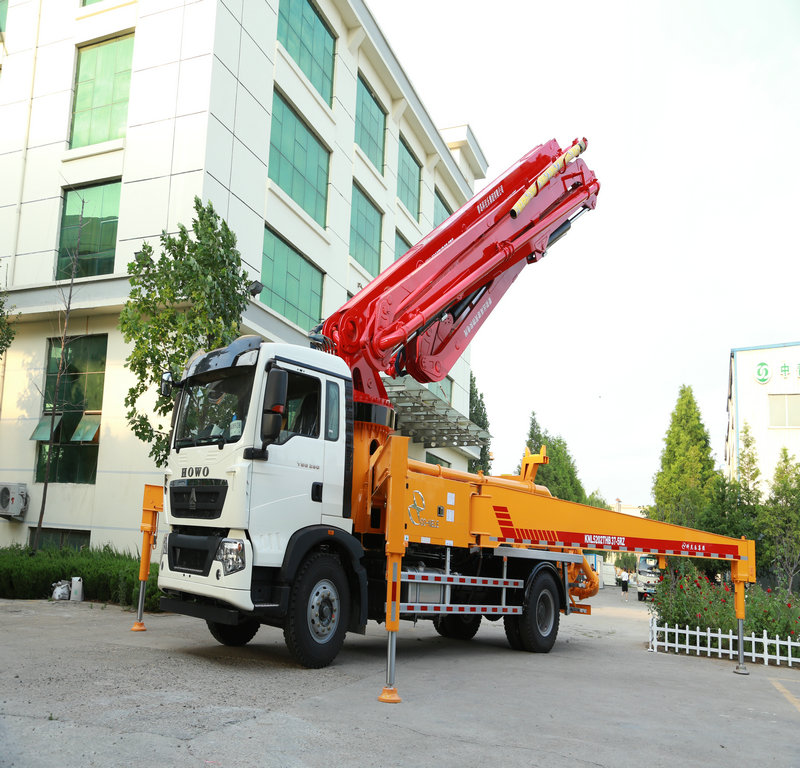 混凝土臂架泵車，小型混凝土泵車，天泵，泵車，小型泵車