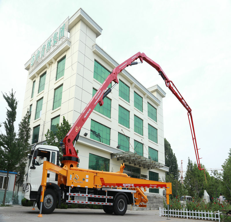 小型混凝土泵車，天泵，小型泵車，混凝土泵車
