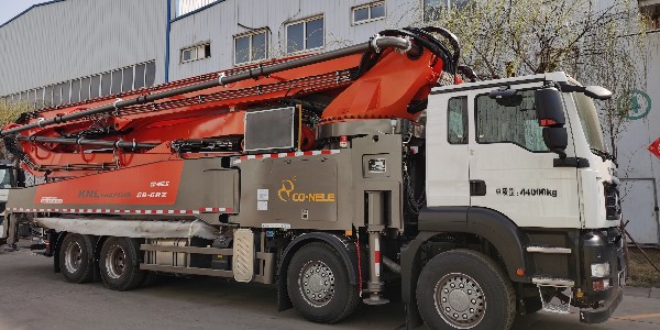 科尼樂58米泵車針對大型施工而設(shè)計，適合多種工地工況