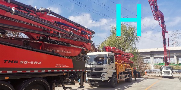 你知道水泥泵車是怎么將水泥泵送上去的嗎？