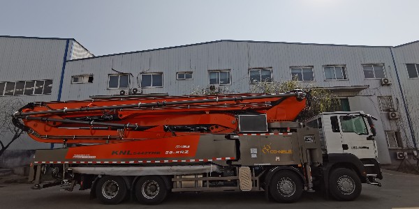 泵車(chē)泵送時(shí)為什么不能向后？