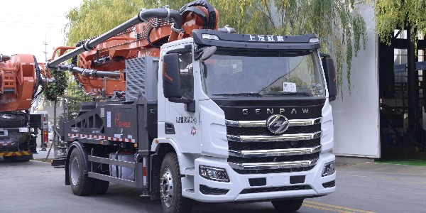 科尼樂32米兩橋混凝土泵車換新登場(chǎng)！