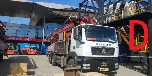泵車安全無(wú)小事，大家作業(yè)一定要注意安全